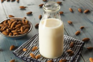 Almond-Milk-768x512